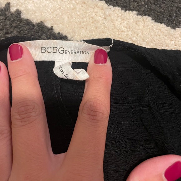 BCBG crop bohemian top - Picture 3 of 3